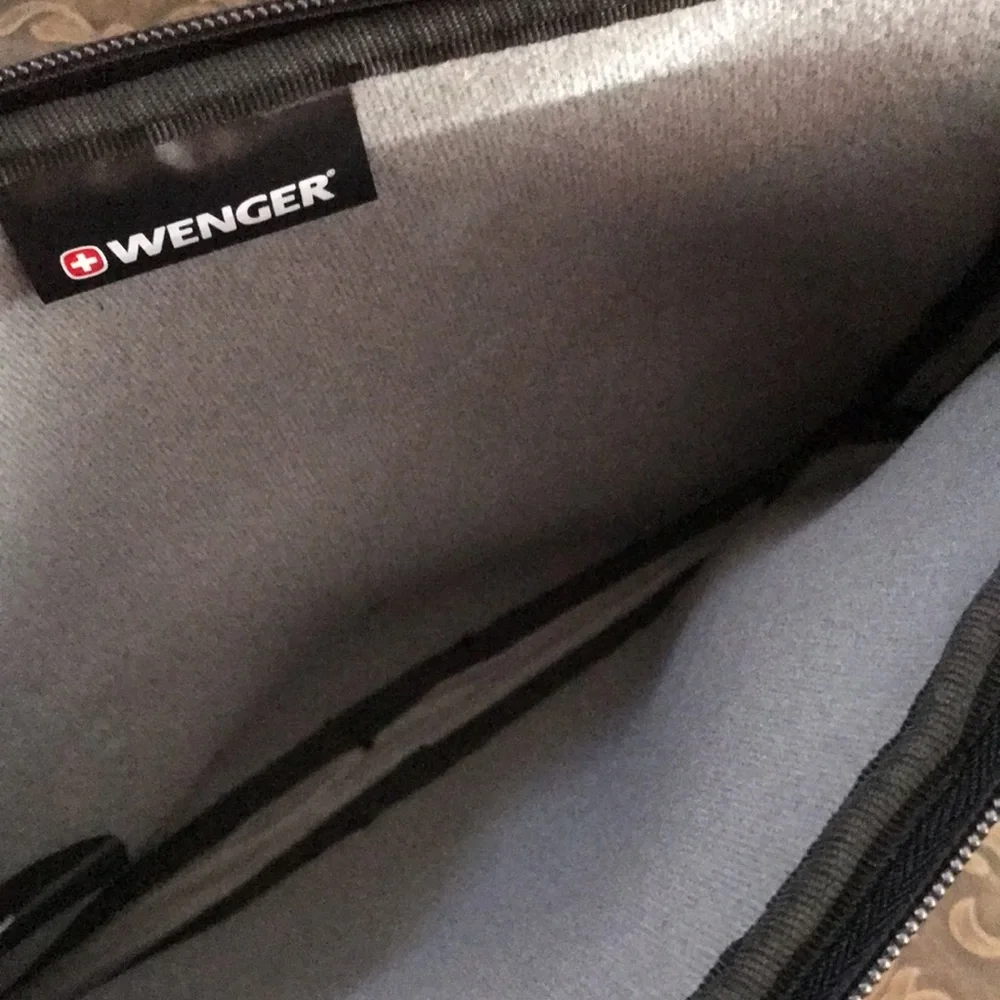 Swiss Gear Wenger The Shifter Business Gear Tablet Tech Bag